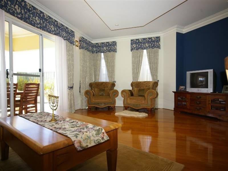 44 Denman Gardens, Landsdale WA 6065