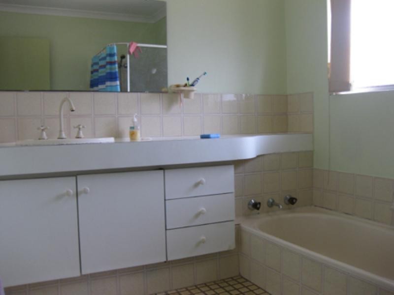 8 Kealy Street, Harvey WA 6220