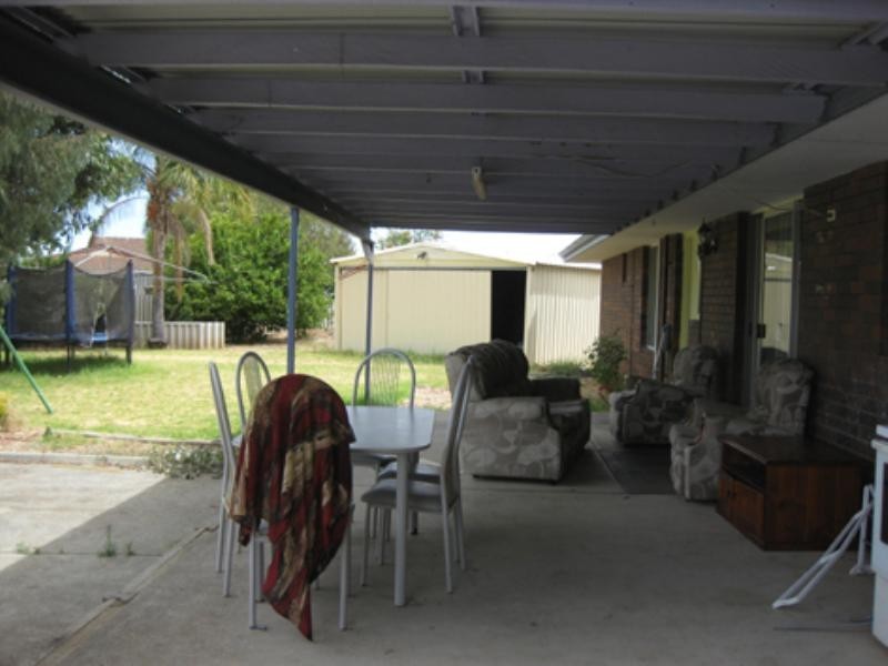 8 Kealy Street, Harvey WA 6220