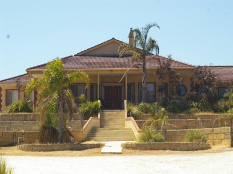 543 Neaves Road, Mariginiup WA 6065