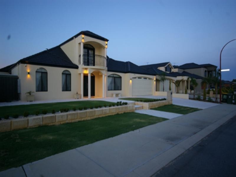 10 Tissington Drive, Darch WA 6065