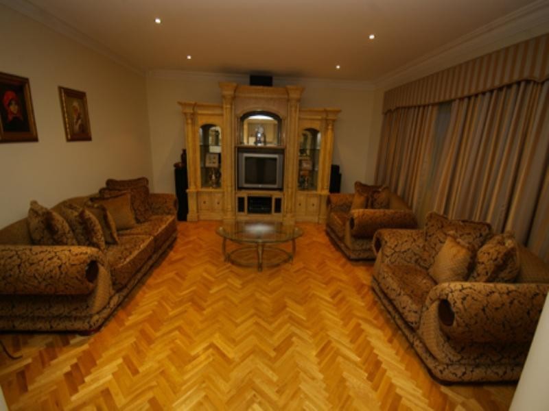 10 Tissington Drive, Darch WA 6065