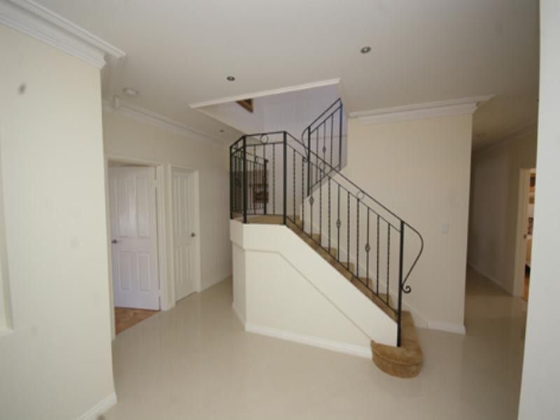 10 Tissington Drive, Darch WA 6065