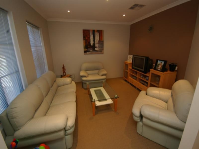 45 Romaine Loop, Darch WA 6065