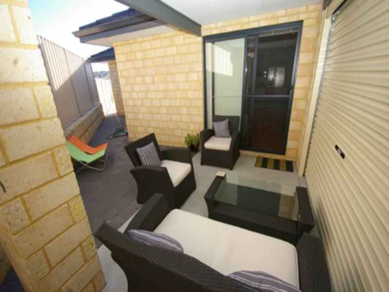 45 Romaine Loop, Darch WA 6065