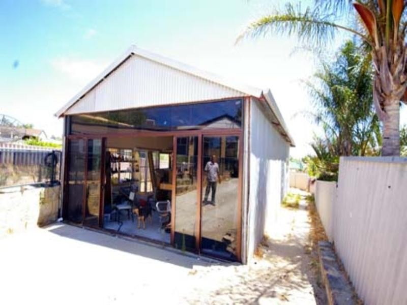 1 Woodbine Terrace, Mirrabooka WA 6061
