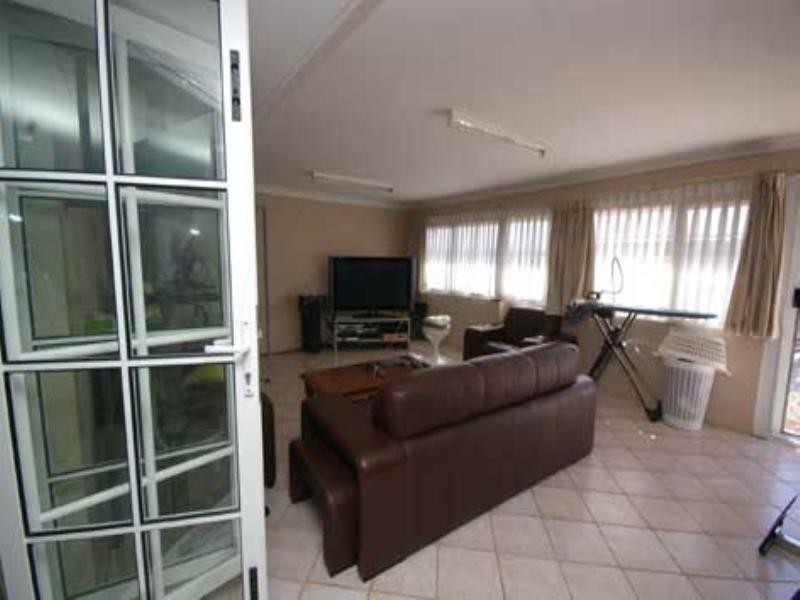 1 Woodbine Terrace, Mirrabooka WA 6061
