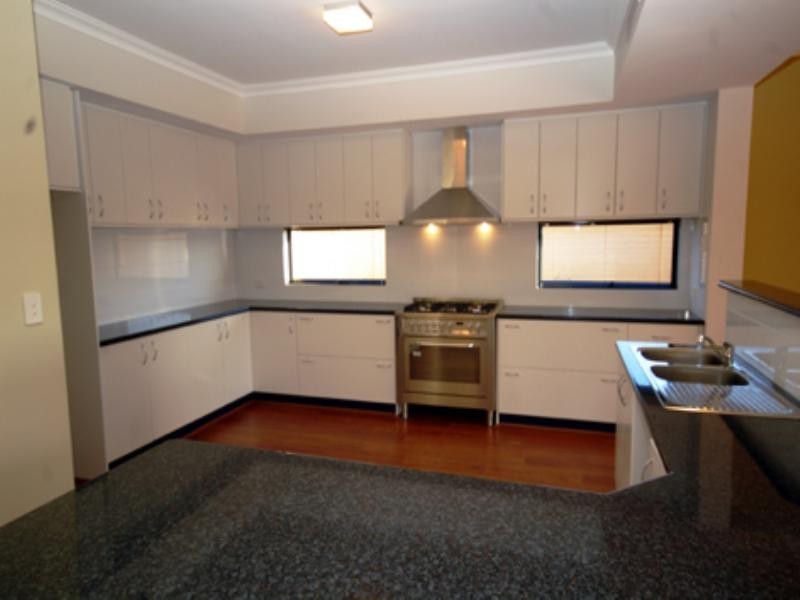 7 Kalinga Drive, Ellenbrook WA 6069