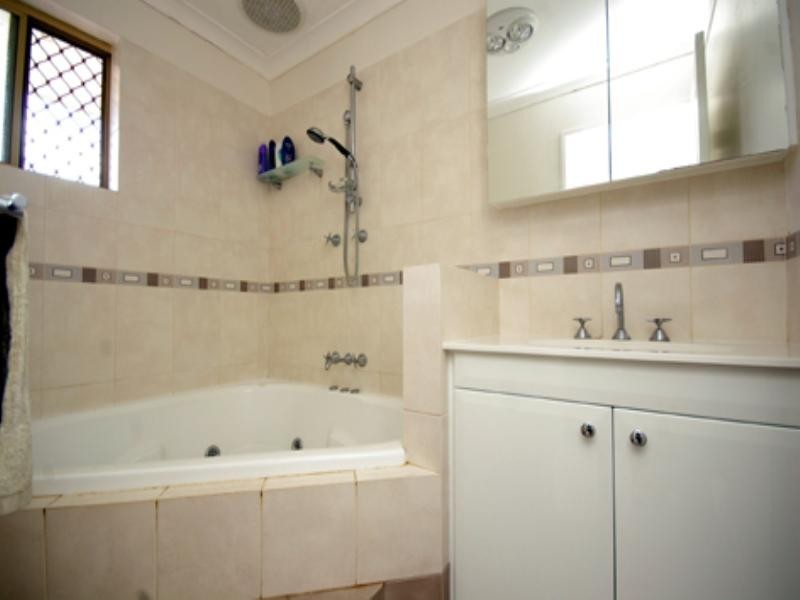 18 Vallack Grove, Mirrabooka WA 6061