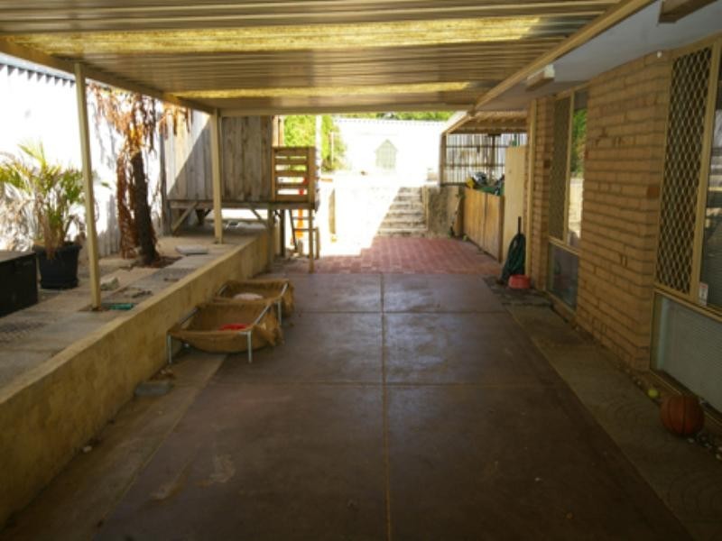 18 Vallack Grove, Mirrabooka WA 6061