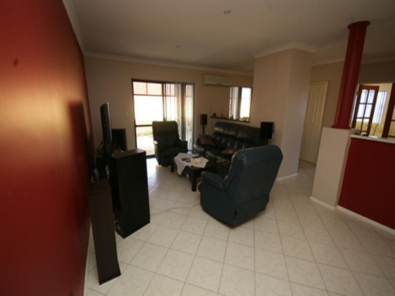 253 Kingsway, Darch WA 6065