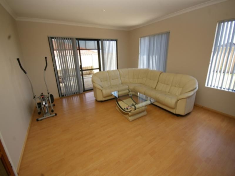 253 Kingsway, Darch WA 6065