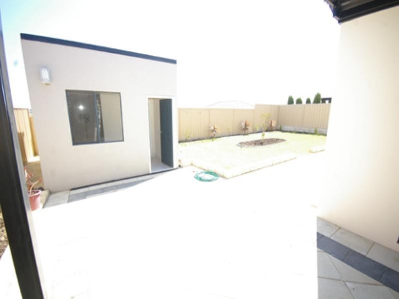 253 Kingsway, Darch WA 6065