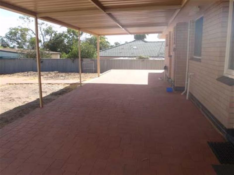 83 Rochester Circle, Balga WA 6061
