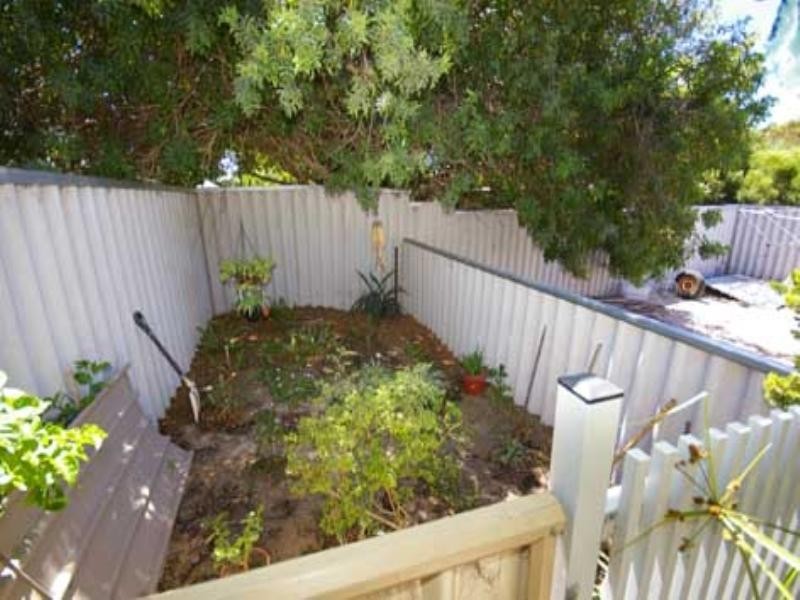 25 Hartland Place, Yanchep WA 6035