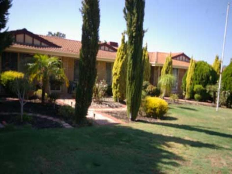 14 Trafalgar Gardens, Marangaroo WA 6064