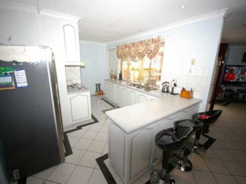 14 Trafalgar Gardens, Marangaroo WA 6064