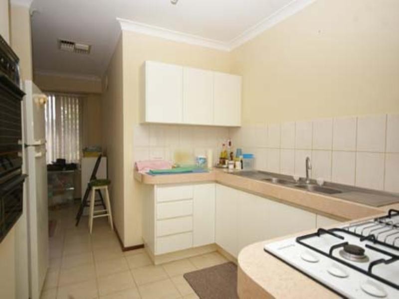 4/9 Sylvia Way, Eden Hill WA 6054