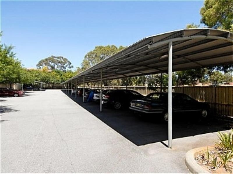 6/4 Canham Way, Orelia WA 6167