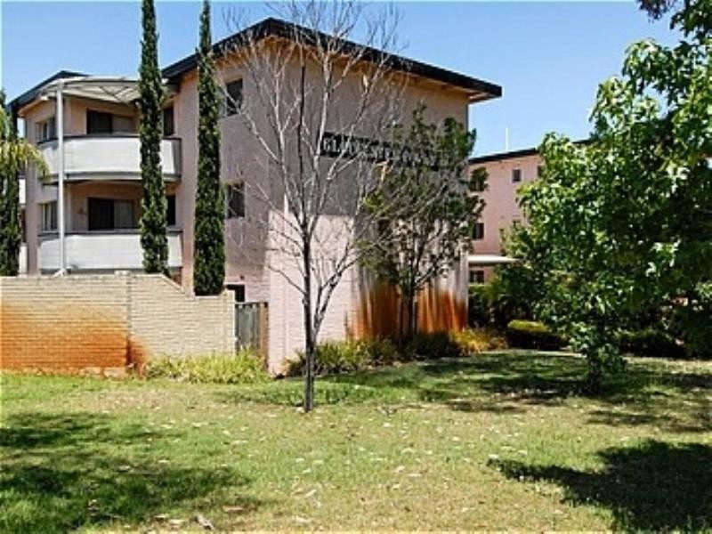 6/4 Canham Way, Orelia WA 6167