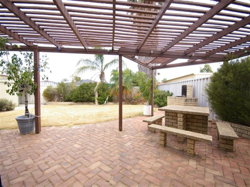 30 Wandoo Road, Beechboro WA 6063