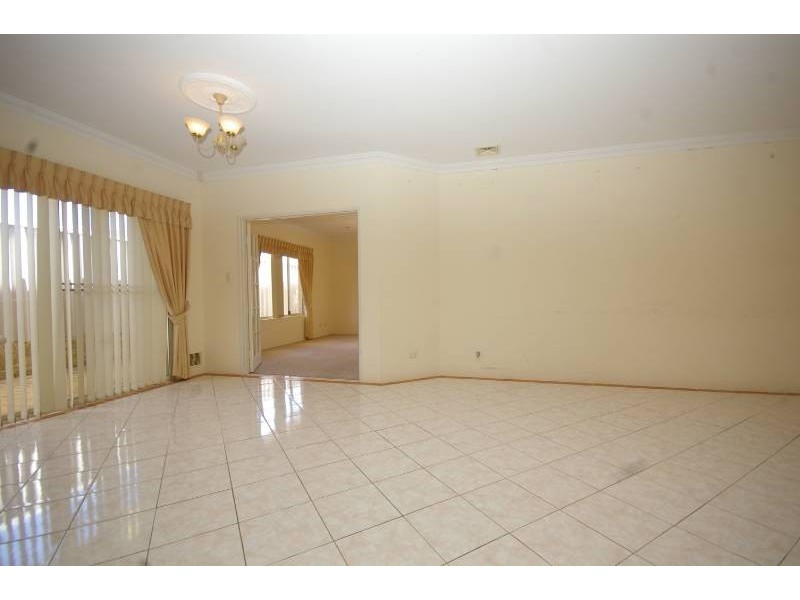 4 Donegal Lane, Alexander Heights WA 6064