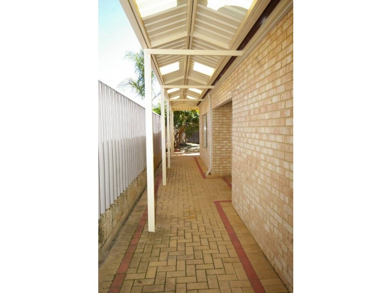 4 Donegal Lane, Alexander Heights WA 6064