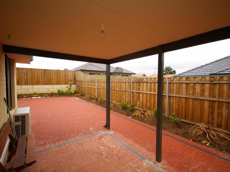 8 Belsar Link, Ellenbrook WA 6069