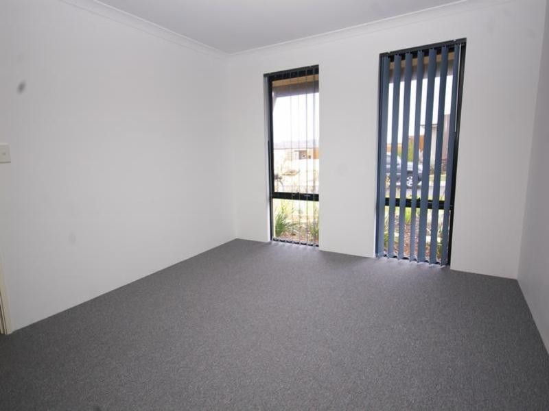 8 Belsar Link, Ellenbrook WA 6069