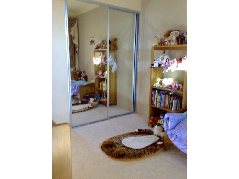 8 Romaine Loop, Darch WA 6065