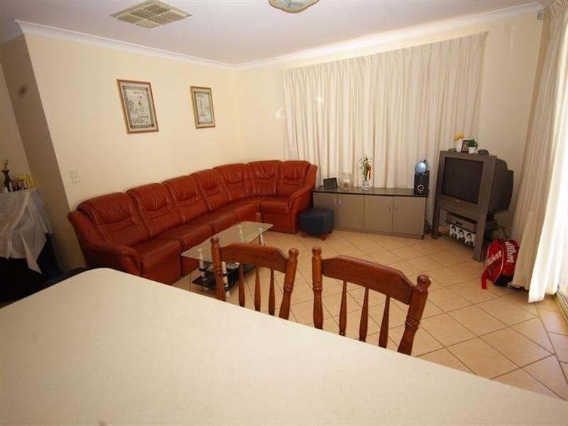 10 Chalice Rise, Mirrabooka WA 6061