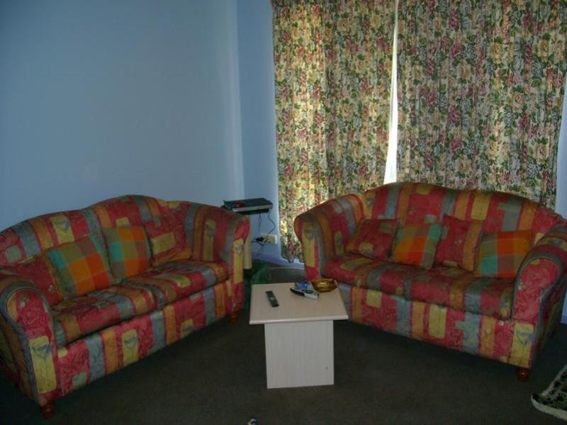 102 Girrawheen Avenue, Girrawheen WA 6064