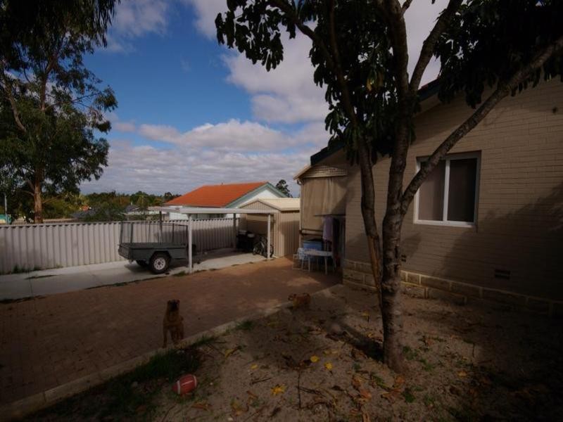 6 Brecknock Way, Girrawheen WA 6064