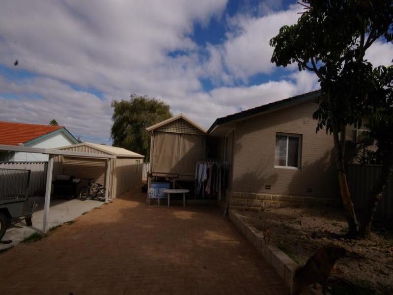 6 Brecknock Way, Girrawheen WA 6064