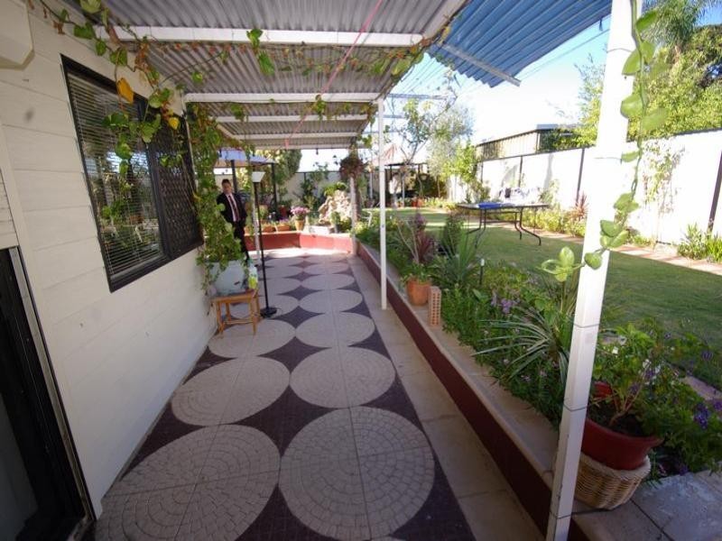 43 Marangaroo Drive, Marangaroo WA 6064