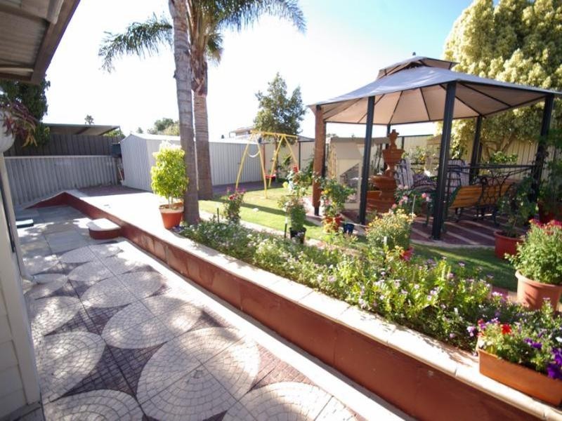 43 Marangaroo Drive, Marangaroo WA 6064