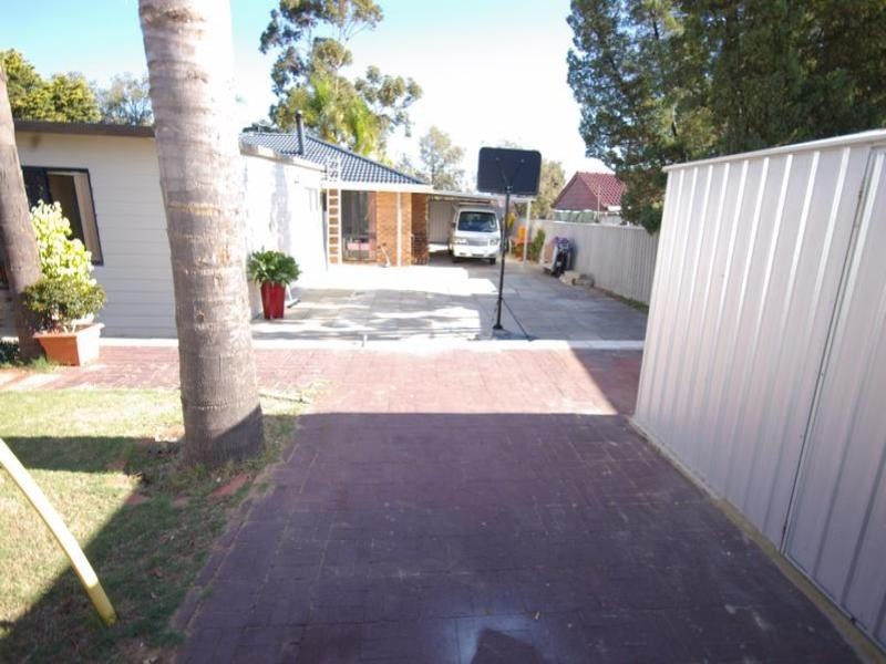 43 Marangaroo Drive, Marangaroo WA 6064