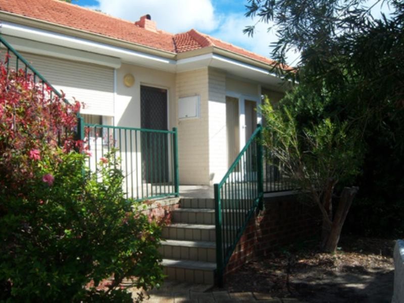 30 Wichmann Road, Attadale WA 6156