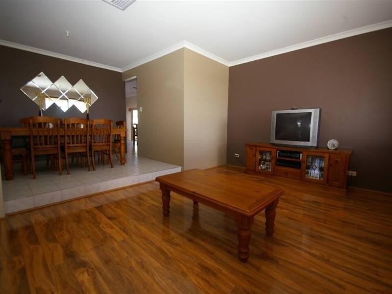 1 Portland Mews, Bennett Springs, Beechboro WA 6063