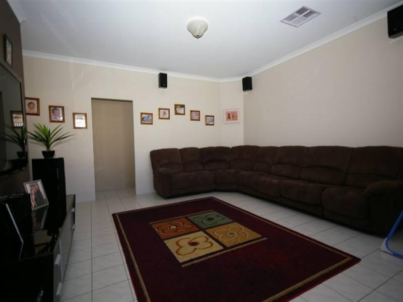 1 Portland Mews, Bennett Springs, Beechboro WA 6063