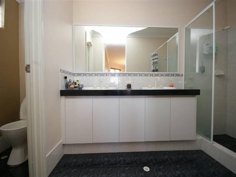 1 Portland Mews, Bennett Springs, Beechboro WA 6063