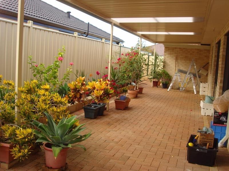1 Enfield Turn, Carramar WA 6031