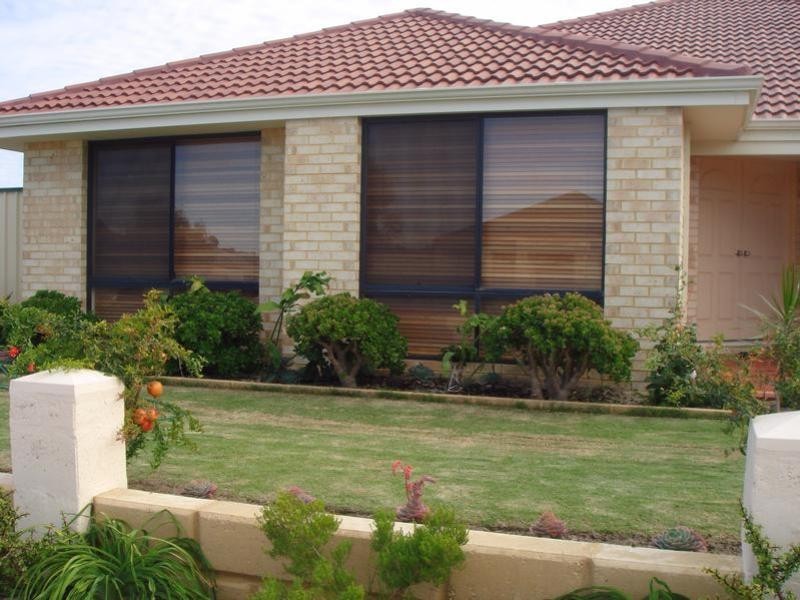 1 Enfield Turn, Carramar WA 6031