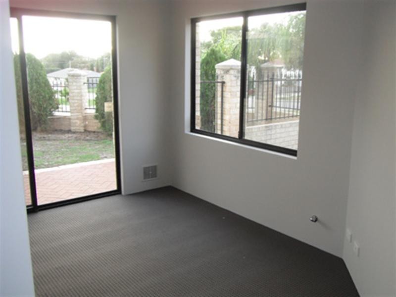 28 Ilumba Road, Nollamara WA 6061