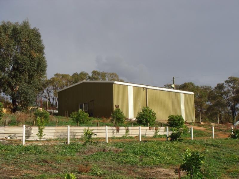 1588 Cantabilling Road, Hill River WA 6521