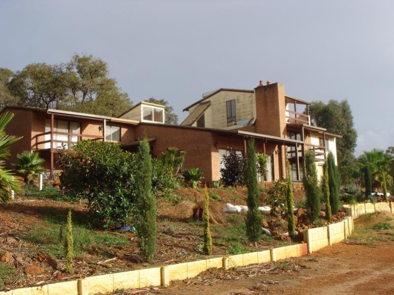 1588 Cantabilling Road, Hill River WA 6521