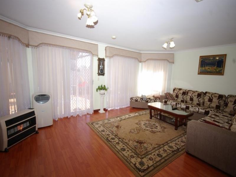 2 Yalgar Place, Lockridge WA 6054