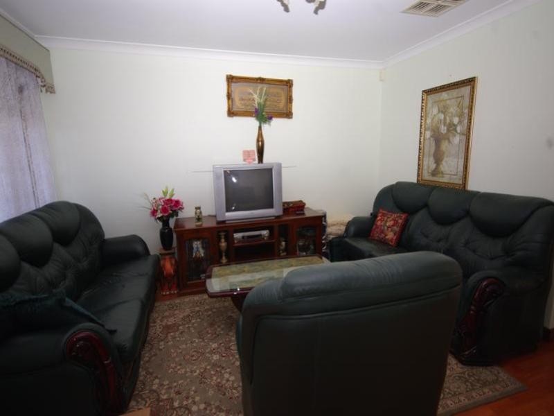 2 Yalgar Place, Lockridge WA 6054