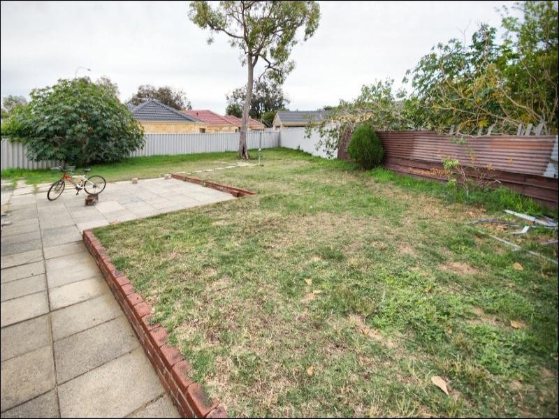 27 Loughton Street, Balga WA 6061
