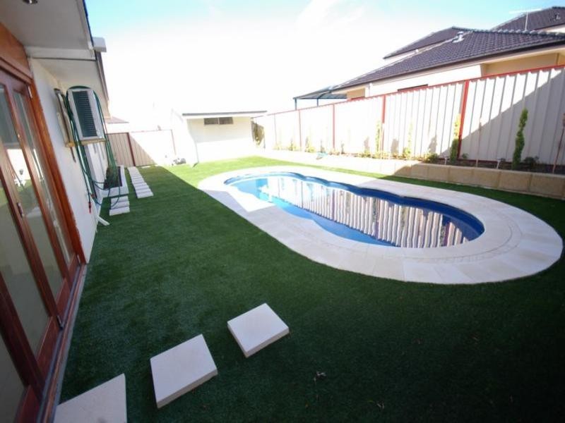 20 Aberdeen Terrace, Landsdale WA 6065